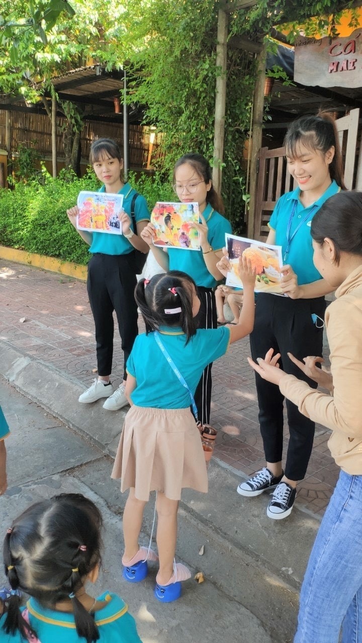 Hoạt động Bé làm quen trường Tiểu học – Chuẩn bị tâm thế bé vào lớp một