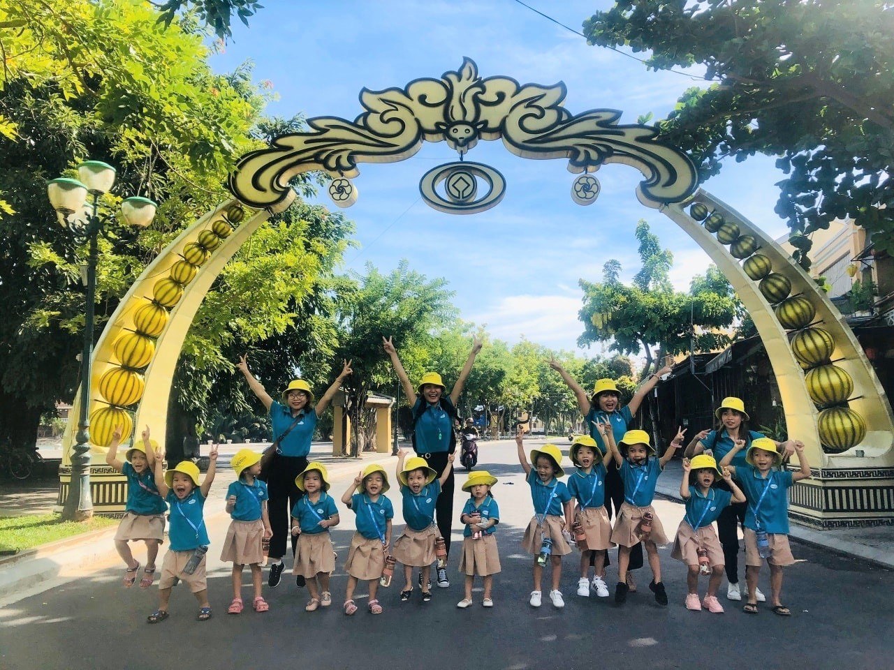 Hoạt động tham quan dã ngoại, khám phá và trải nghiệm thiên nhiên thực tế